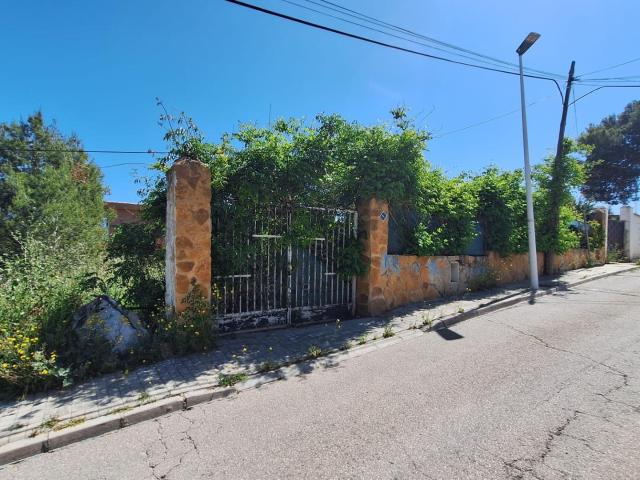 Fantástico solar en venta en Urb.Els Pous en Riba Roja de Turia