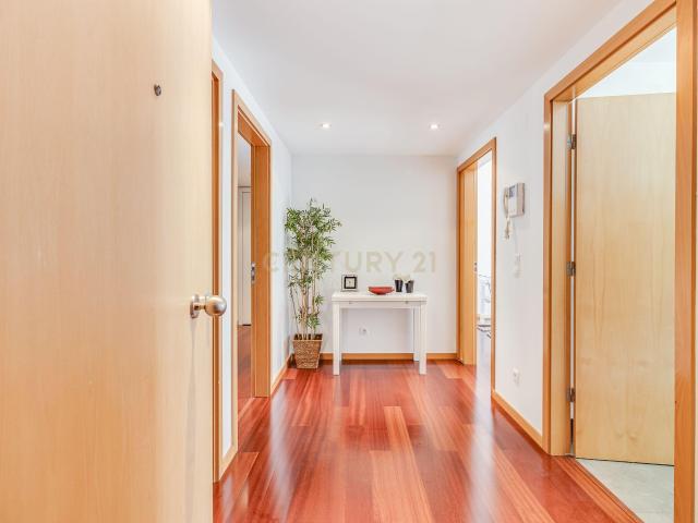 Fantástico T2 em condomínio privado com um lugar de estacionamento