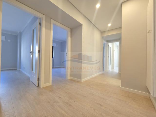 Fantástico T3 totalmente remodelado com 2 WCS acabamentos top
