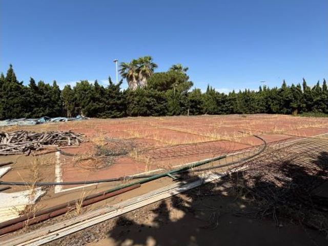 FANTÁSTICO TERRENO A 80 METROS DE LA PLAYA