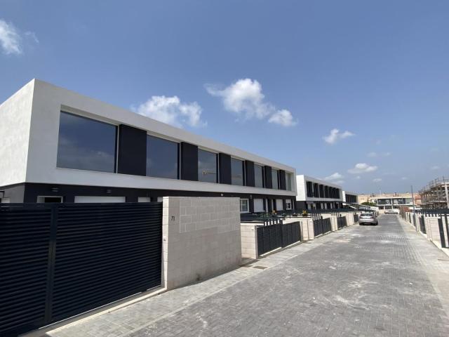 FANTASTICOS ADOSADOS DE OBRA NUEVA EN GRAN ALACANT, COSTA BLANCA SUR