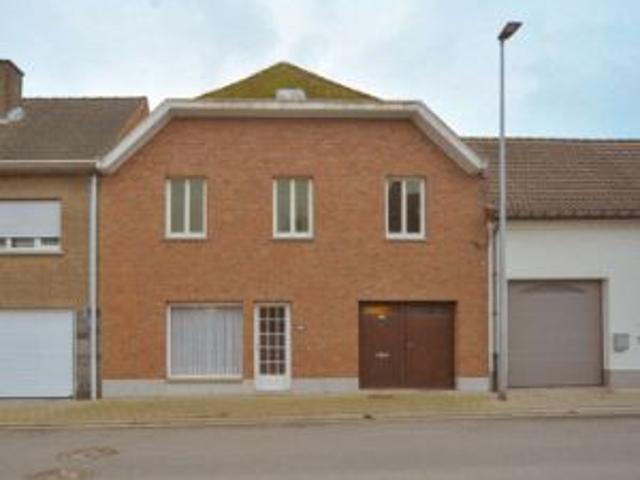 Fantastisch gelegen woning met veel potentieel te Mollem