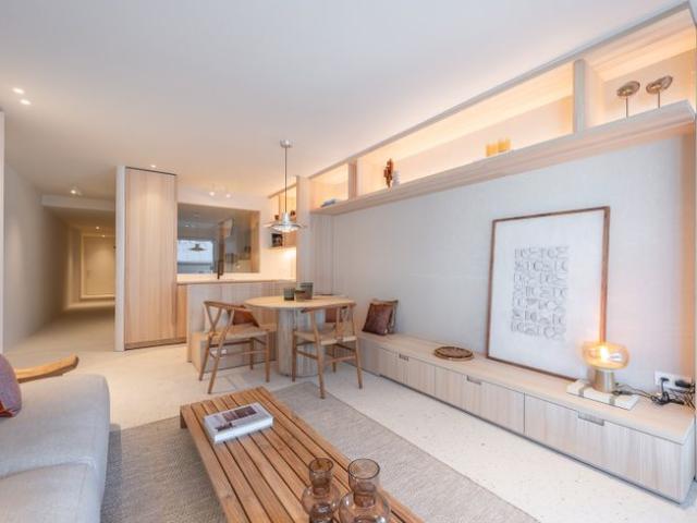 Fantastisch gerenoveerd appartement met adembenemend zeez.