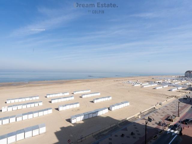 Fantastisch gerenoveerd appartement op de zeedijk vlakbij het casino van Knokke