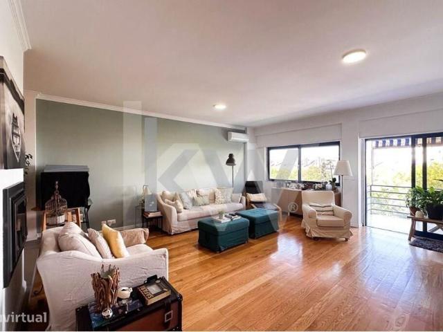 Fantstico Apartamento T3 no Alto de Santa Catarina Oeiras