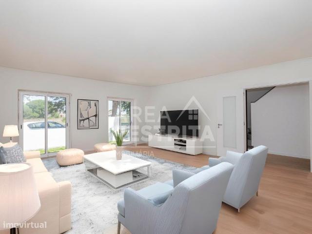 Fantstica moradia T4 de 301 m2 em Taipadas Canha Peges Montijo