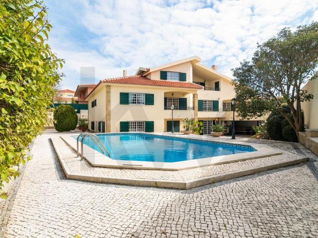 Fantstica moradia T6+1 com 713 m2 em Birre