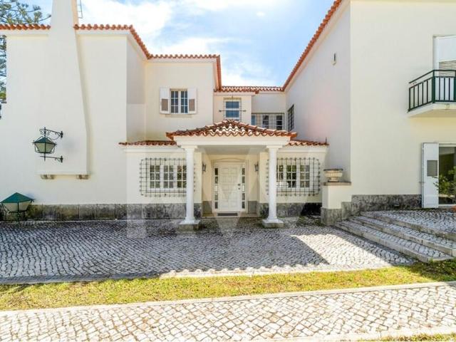 Fantstica moradia no centro do Estoril