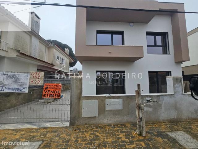 Fantstica T5 isolada prxima da Aroeira em fase de construo, co.