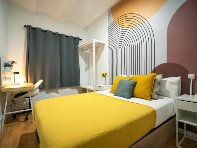 Fancy double bedroom next to Palau Güell