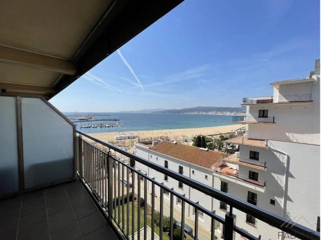 Fabter Realty presenta piso en primera línea de mar en Palamós!