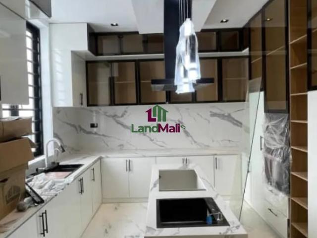 Fabulous 5 Bedroom Fully Detached Duplex at Lekki
