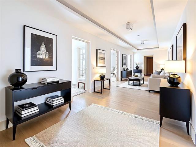 Fabulous apartment on Brugmann Square