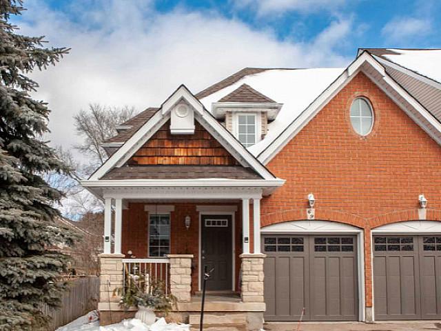 Fabulous Bungaloft In The Highly Desirable Area Of Guelph!