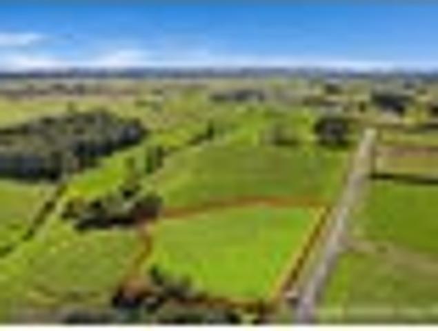 Fabulous Lifestyle Setting! 1.7acres