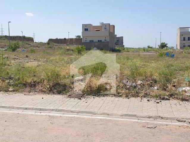 Fabulous Location, Near APS College Sector B, 1 Kanal Plot