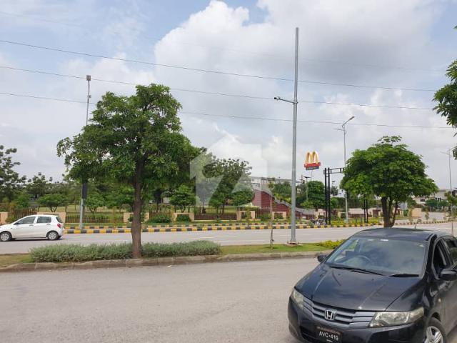Fabulous South Open, Near Central PARK, Sector F, 1 Kanal Plot