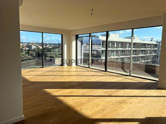 Cobertura T4 em Matosinhos Sul vistas panorâmicas sobre a cidade