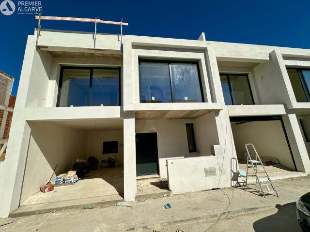 Fabulosa moradia moderna V4 com garagem e piscina Faro