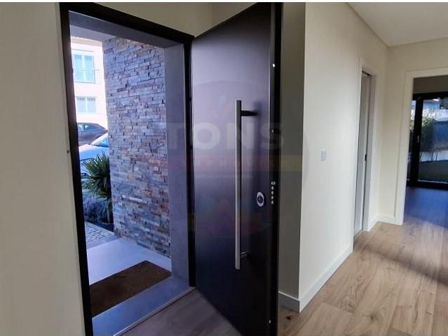 Fabulosa Moradia T3+1 Independente No Lourel, Concelho De Si. 154m² Agualva e Mira Sintra