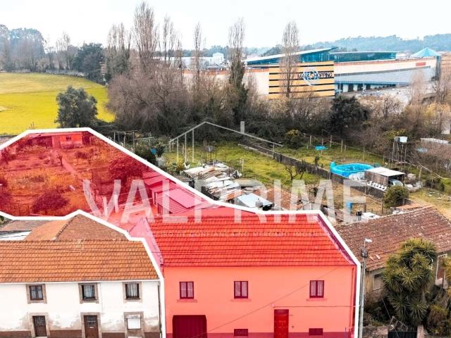 Fabulosa Moradia T3 com Amplo Terreno e Sótão junto ao Maia Shopping