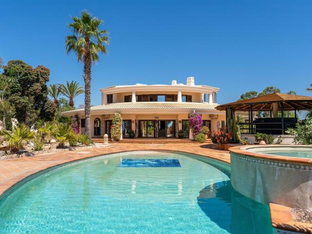 Fabulosa Moradia T3 com Piscina e vista mar em Carvoeiro A. 623m² Lagoa e Carvoeiro