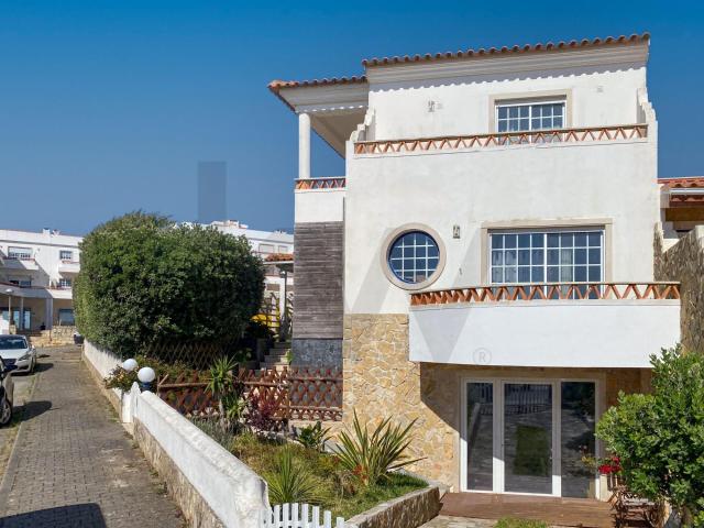 Fabulosa Moradia T3 Geminada com Vista Mar na Ericeira