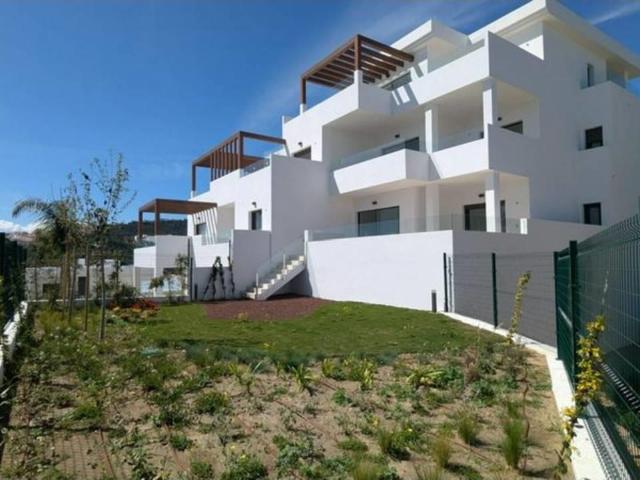 Fabulosa Planta Baja Elevada con Jardín Privado 126m² Casares