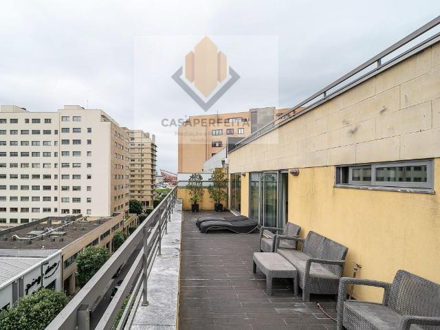 Fabuloso T3 Recuado com Terraço, 2 Lugares de Garagem e Arru. 150m² Matosinhos e Leça da Palmeira