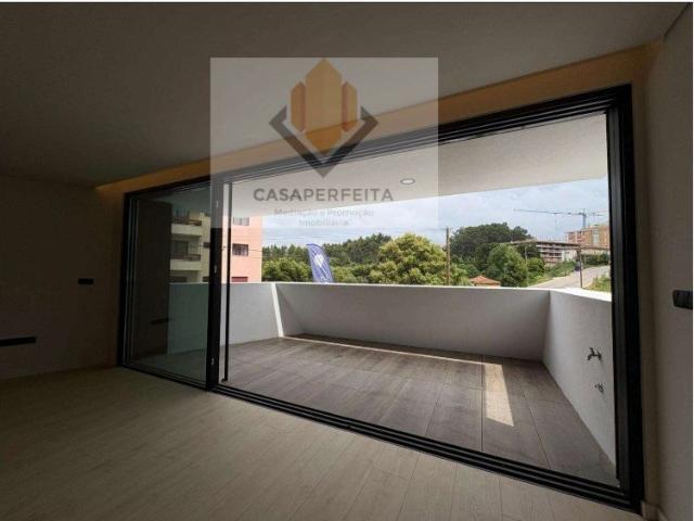 Fabuloso T1 Novo com Varanda e Lugar de Garagem Centro de. 69m² Gondomar São Cosme, Valbom e Jovim