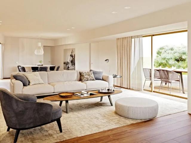 Fabuloso T4 duplex com jardim na Foz Do Douro 353m² Porto