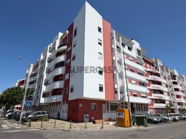 Fabuloso apartamento T2 na Cavaleira com parqueamento