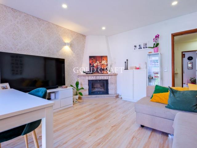 Fabuloso Apartamento T2 Remodelado C/ Varanda e Garagem Box, Alcabideche, Cascais