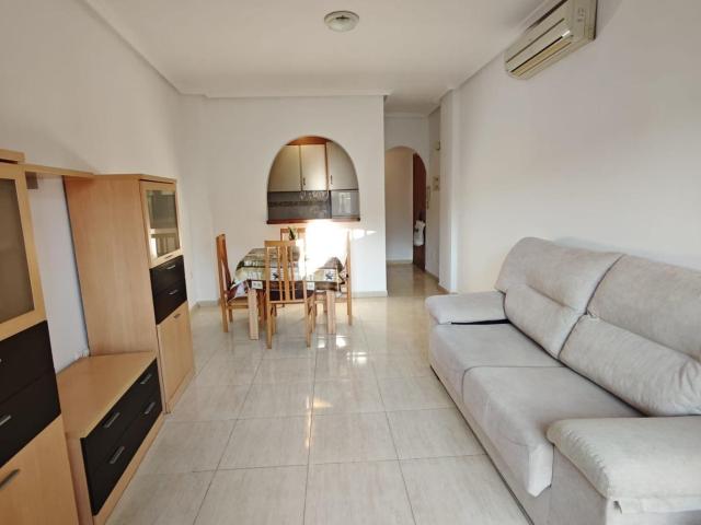 FABULOSO APARTAMENTO A UNOS PASOS DE LA PLAYA, RODEADO DE TODOS LOS SERVICIOS, IDONEO COMO VACACIONAL