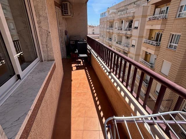 FABULOSO APARTAMENTO A UNOS PASOS DEL CENTRO URBANO, MUY LUMINOSO
