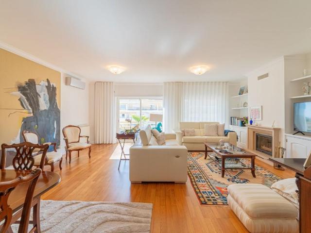 Fabuloso apartamento com vista mar e excelente localização e. 180m² Carcavelos e Parede