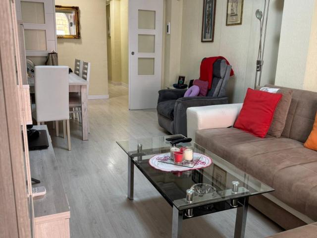FABULOSO APARTAMENTO CON GARAJE OPCIONAL A UNOS PASOS DE LA PLAYA, IDEAL PARA VIVIR TODO EL AÑO
