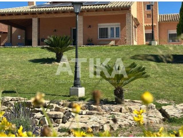 FABULOSO CHALET A LA VENTA AGULLENT