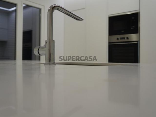 Fabuloso dúplex, com excelentes áreas e sublinhados pelo design e conforto