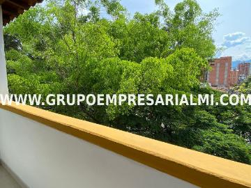 Fabuloso Penthouse En Arriendo Sector Laureles Cod: 31168