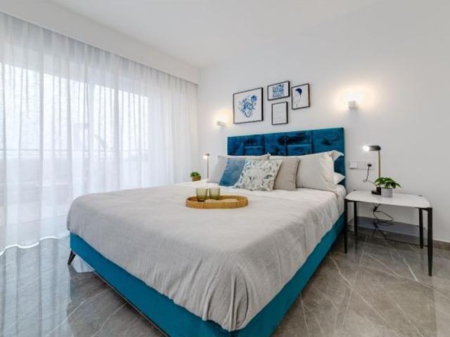 FABULOSOS APARTAMENTOS CON TERRAZA EN URBANIZACION CON PISCINA