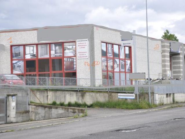 fabbricati mq. 400 artigianali e commerciali solo €. 240.000