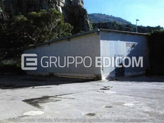 Fabbricati costruiti per esigenze commerciali di 19.8 mq in vendita a Capaci Rif. 3499822