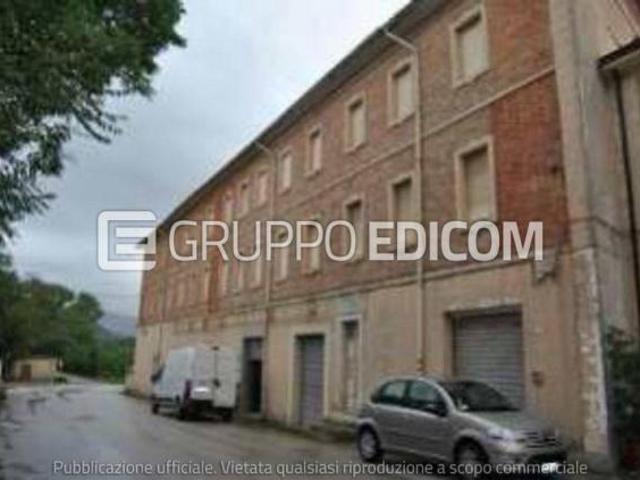 Fabbricati costruiti per esigenze commerciali di 2367 mq in vendita a Savignano Irpino Rif. 4553984