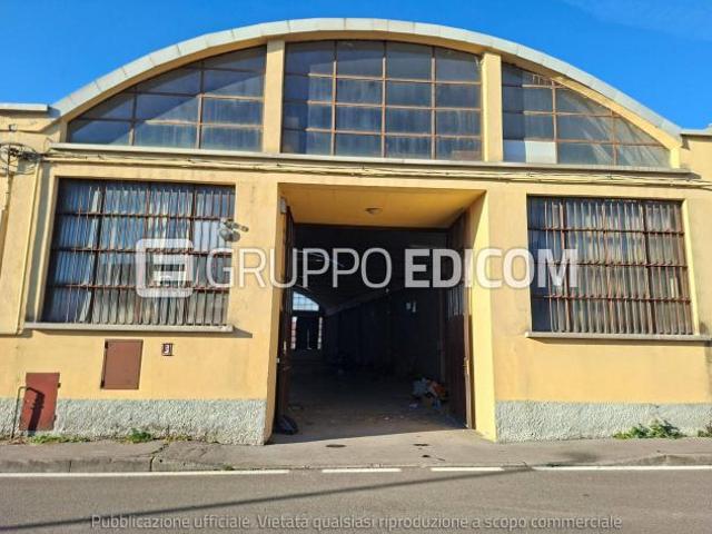 Fabbricati costruiti per esigenze commerciali in vendita a Paderno Dugnano Rif. 3550235
