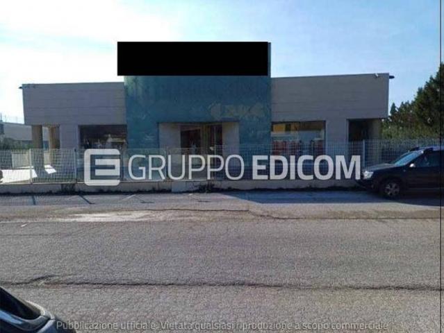 Fabbricati costruiti per esigenze industriali di 1600 mq in vendita a Terni Rif. 4545624