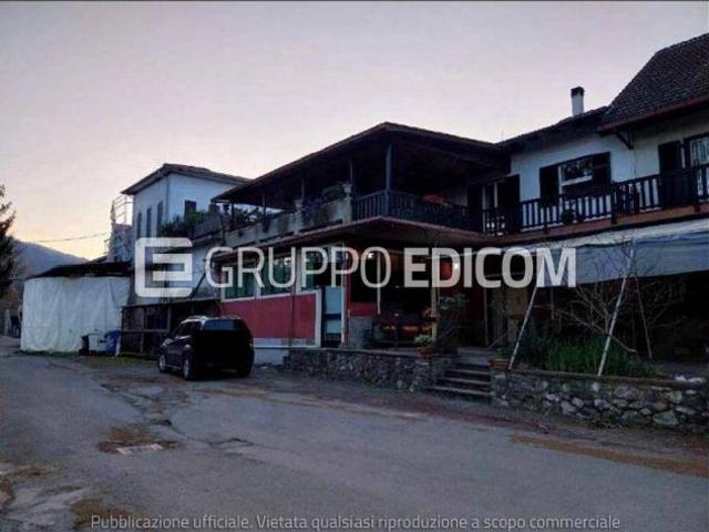 Fabbricati costruiti per esigenze industriali di 2598 mq in vendita a Tresana Rif. 4551288