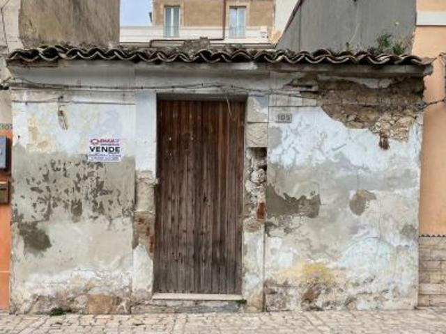 Fabbricati in Via Bari/Vico Magenta Vittoria RG