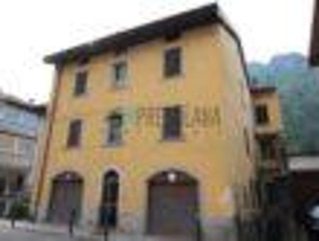 Fabbricato misto in vendita a Ponte Nossa