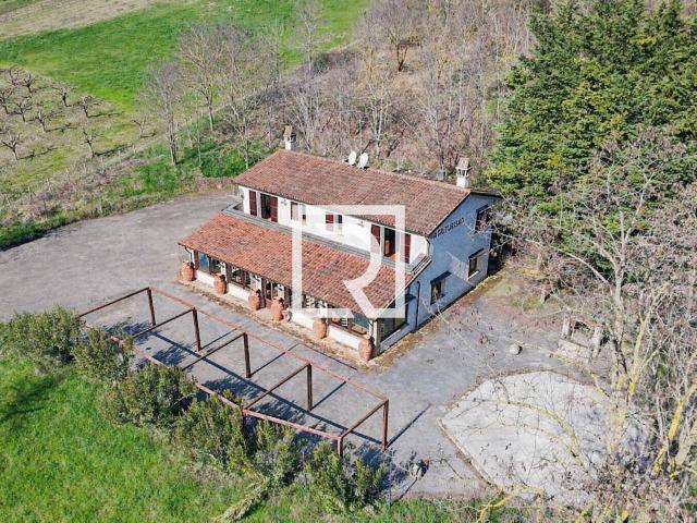 Fabbricato misto in vendita a Roncofreddo